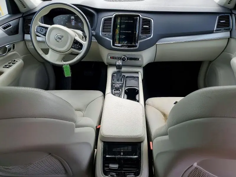 2021 VOLVO XC90 T5 MOMENTUM  