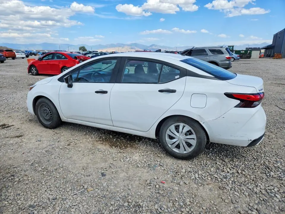 2022 NISSAN VERSA S  