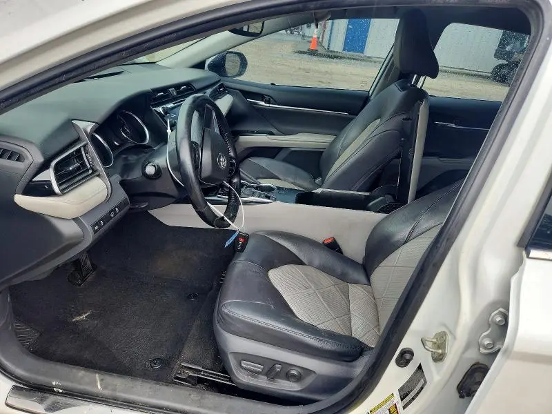 2019 TOYOTA CAMRY XLE  