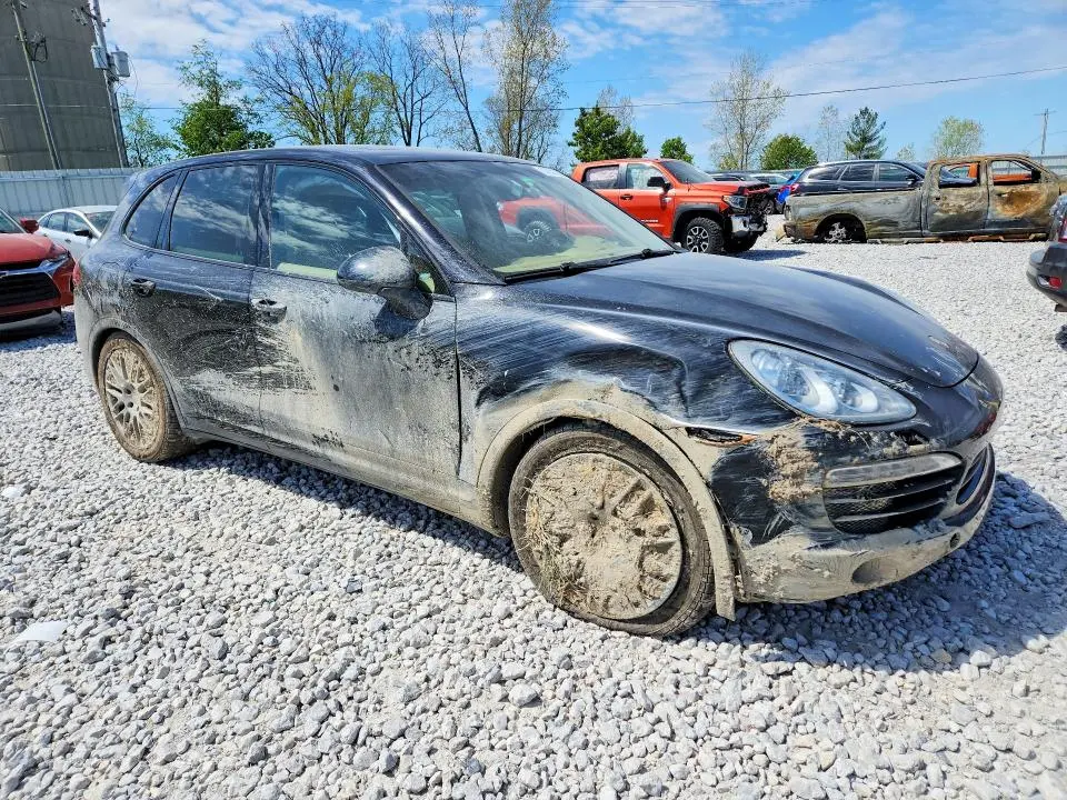 2014 PORSCHE CAYENNE S  