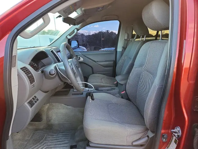 2016 NISSAN FRONTIER SV  