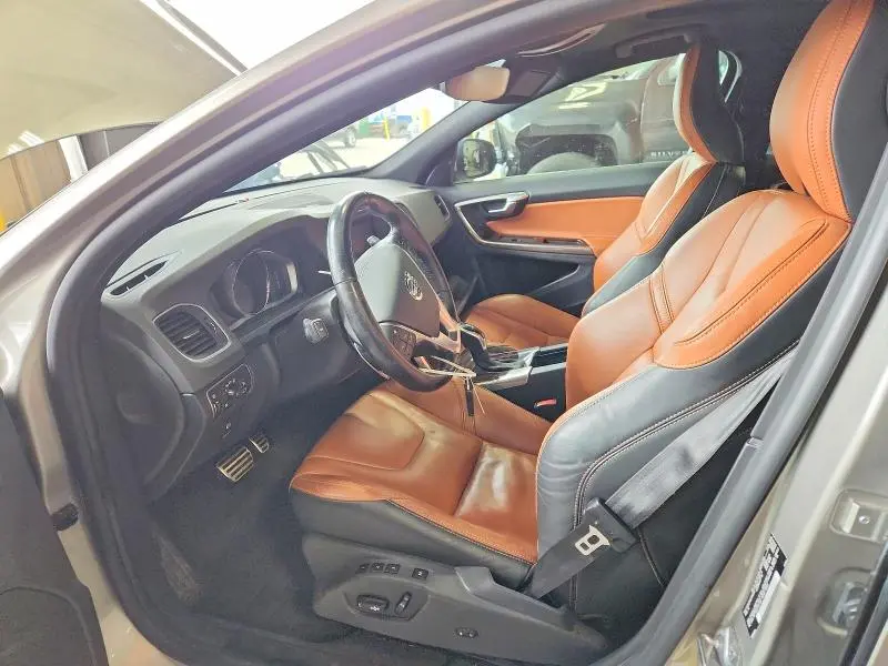 2015 VOLVO S60 PLATINUM  
