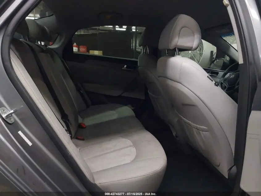 2017 HYUNDAI SONATA HYBRID SE