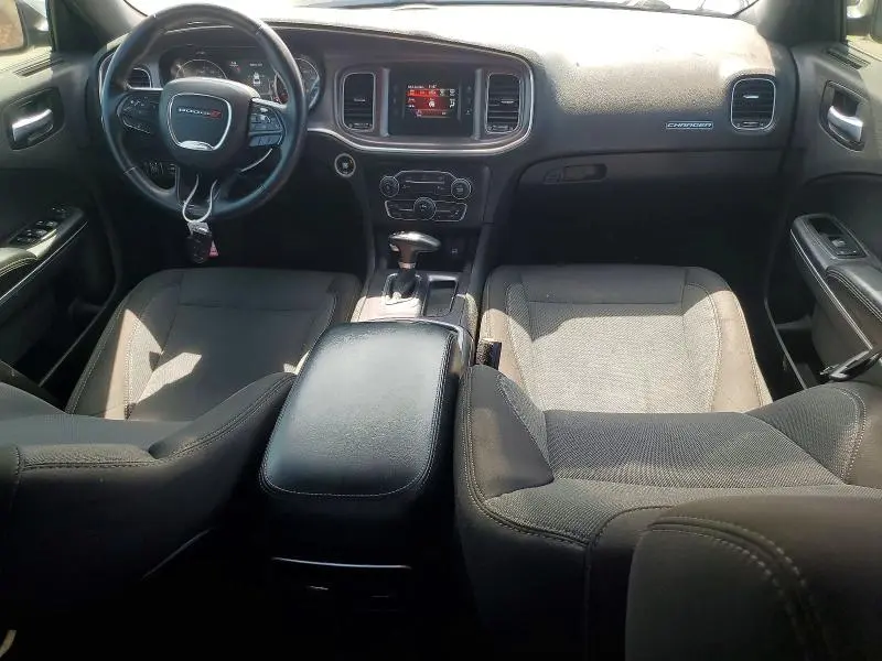 2017 DODGE CHARGER SE  