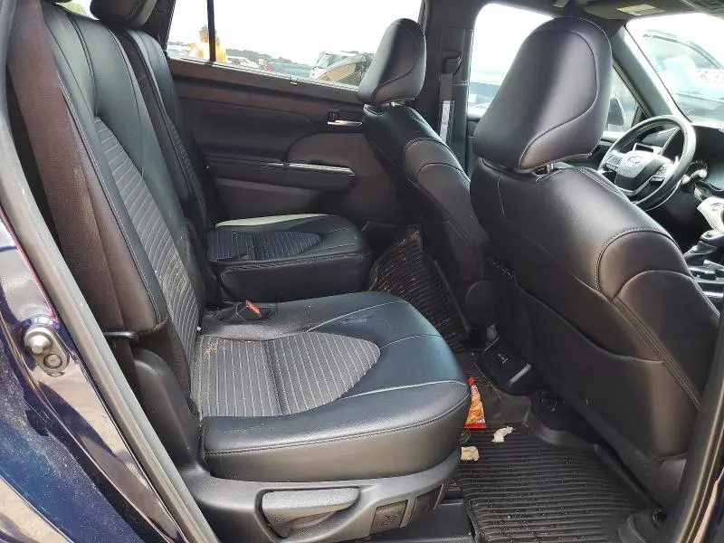2024 TOYOTA HIGHLANDER XSE  