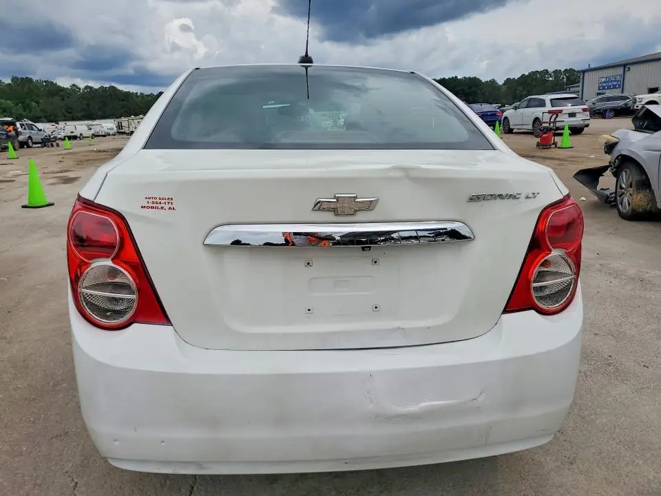 2015 CHEVROLET SONIC LT  