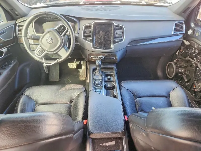 2018 VOLVO XC90 T6  