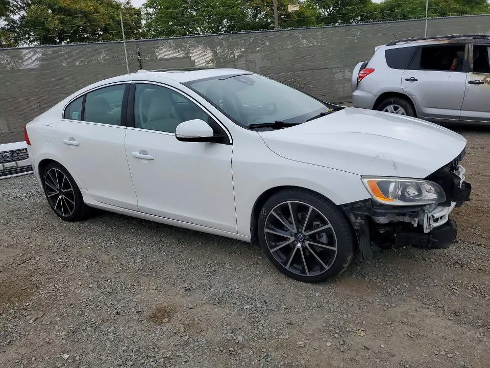 2016 VOLVO S60 PREMIER  