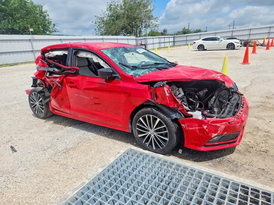 2016 VOLKSWAGEN JETTA SPORT  
