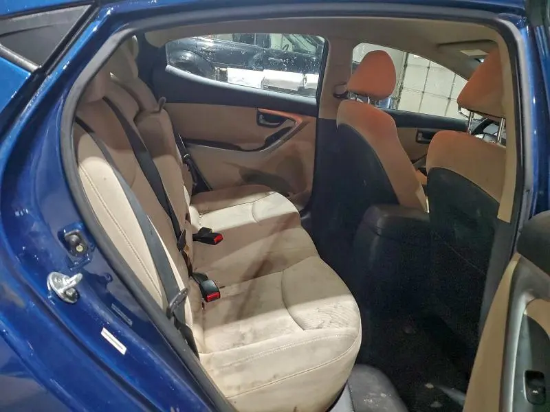 2014 HYUNDAI ELANTRA SE  