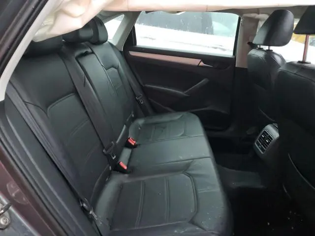 2013 VOLKSWAGEN PASSAT SE  