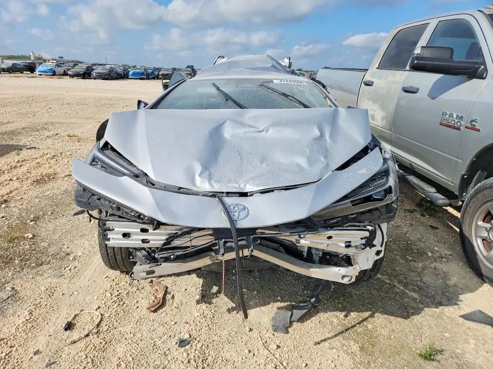 2024 TOYOTA PRIUS XLE  