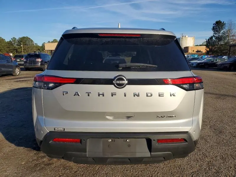 2022 NISSAN PATHFINDER SV  