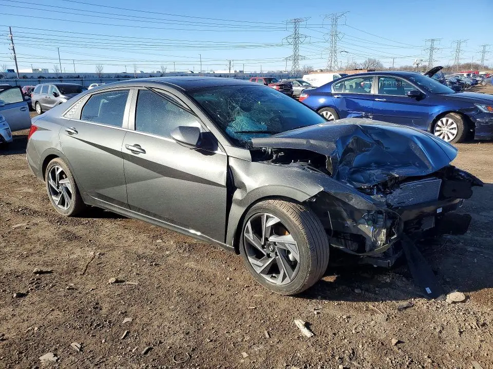 2024 HYUNDAI ELANTRA SEL  