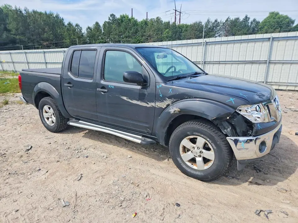 2010 NISSAN FRONTIER SE V6  