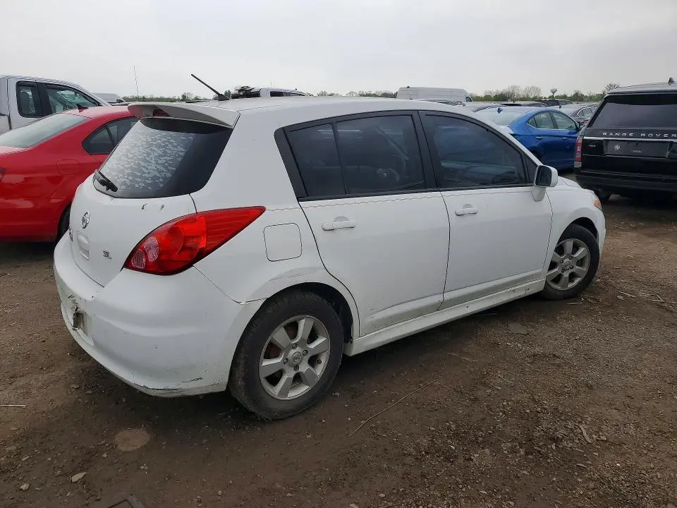 2011 NISSAN VERSA 1.8 S  