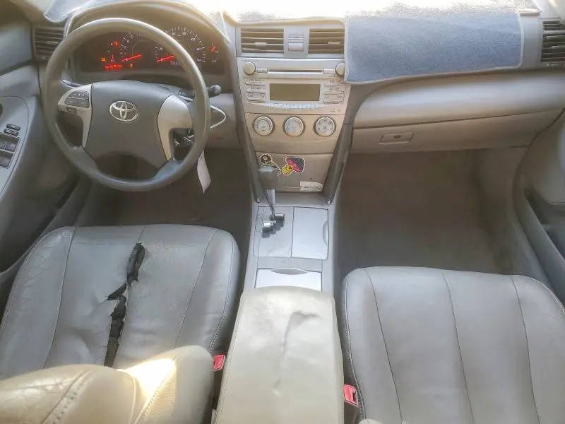 2010 TOYOTA CAMRY LE  
