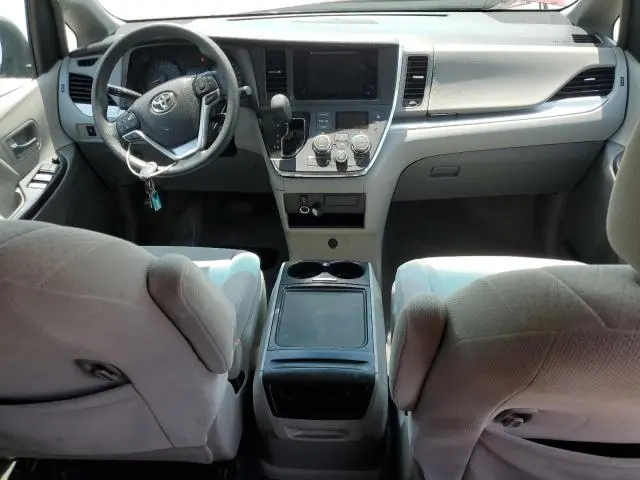 2016 TOYOTA SIENNA LE  