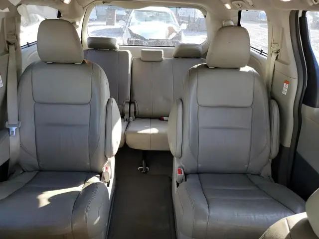 2015 TOYOTA SIENNA XLE  