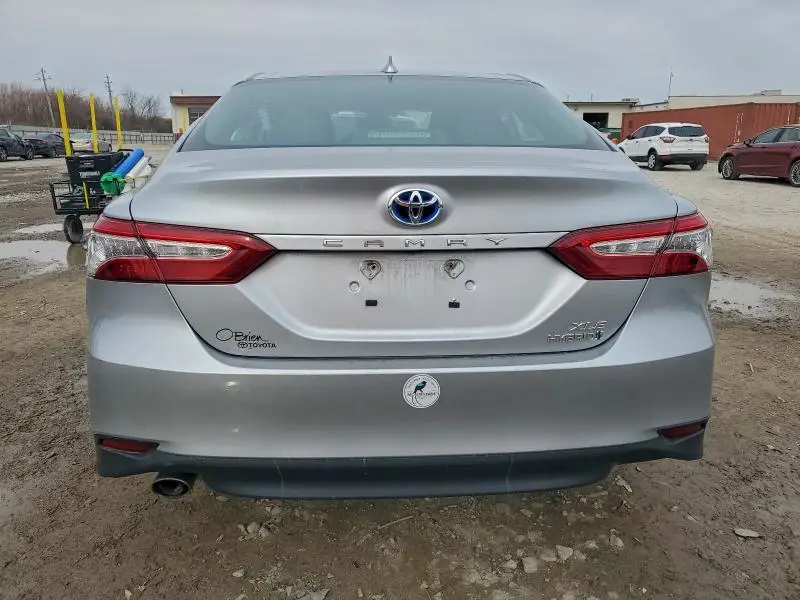 2020 TOYOTA CAMRY XLE  