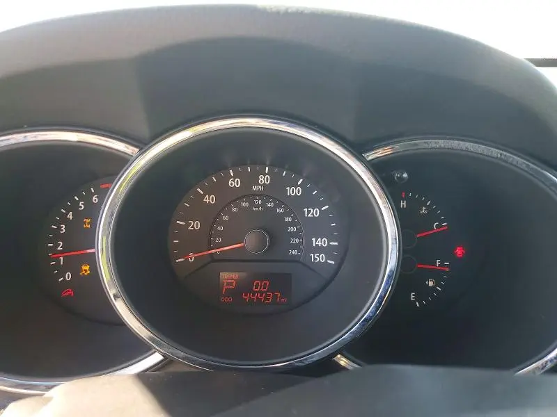 2011 KIA SORENTO LX  