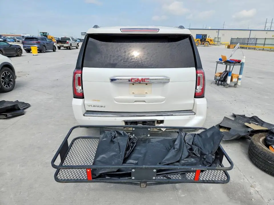 2016 GMC YUKON   