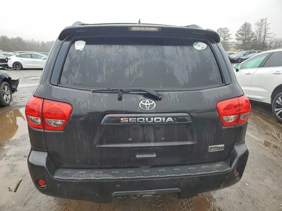 2011 TOYOTA SEQUOIA SR5  