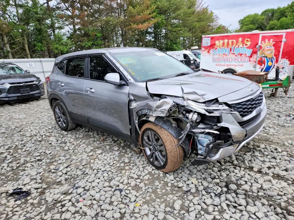 2021 KIA SELTOS LX  