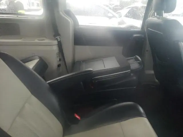 2010 CHRYSLER TOWN & COUNTRY TOURING  