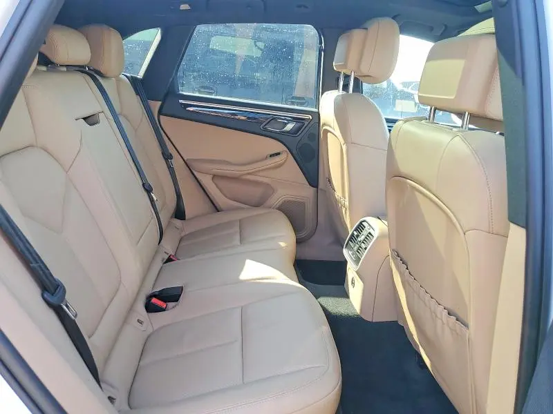 2023 PORSCHE MACAN BASE  