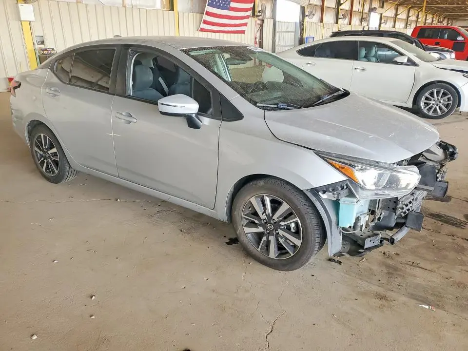 2021 NISSAN VERSA SV  