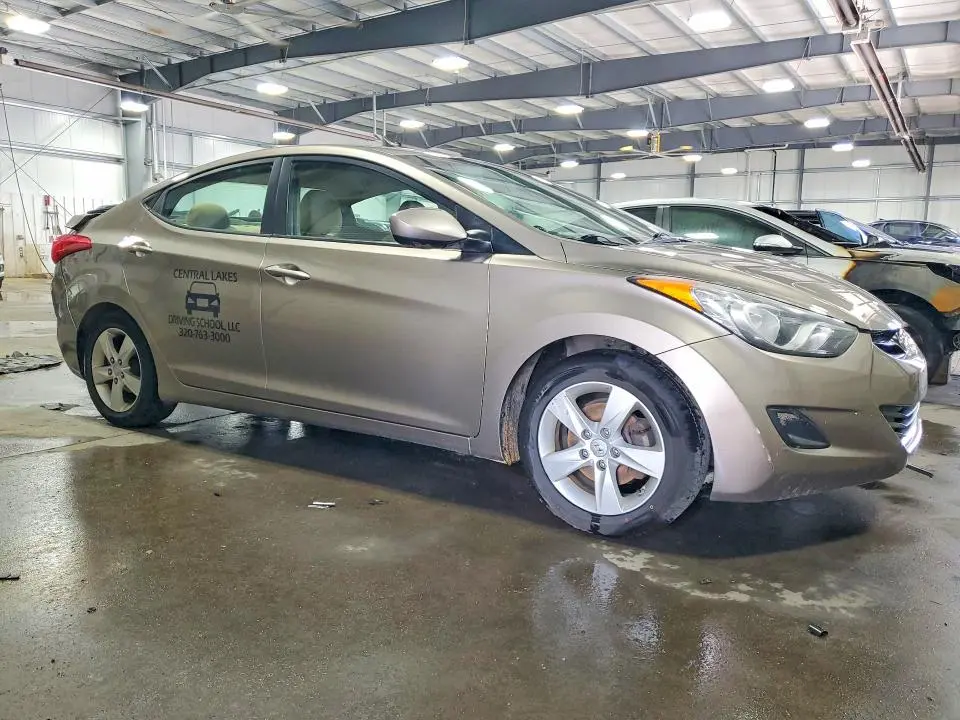 2013 HYUNDAI ELANTRA GLS  