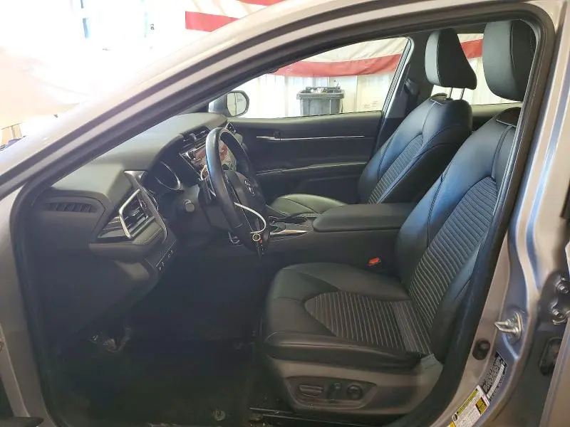 2018 TOYOTA CAMRY SE  