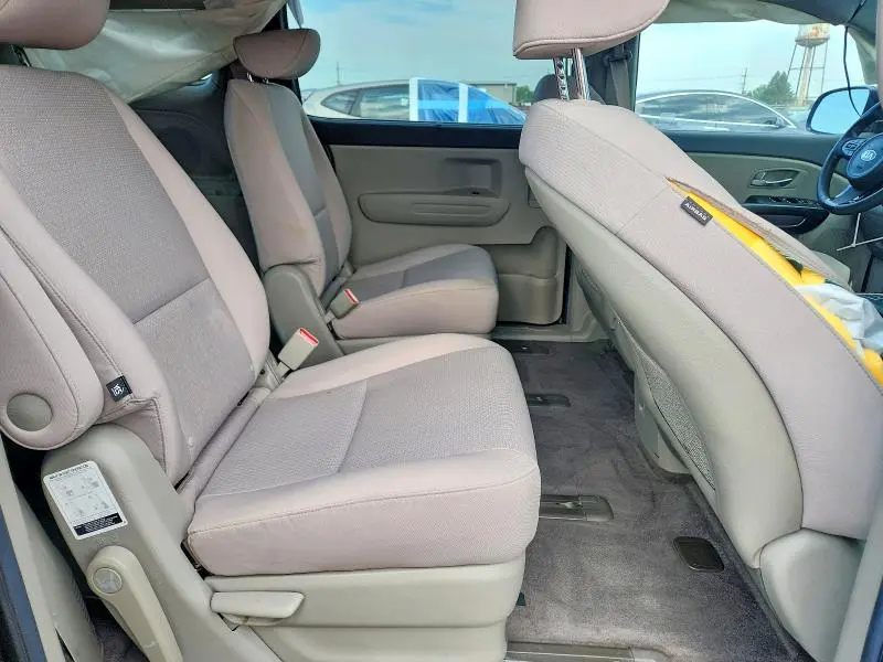 2016 KIA SEDONA LX  