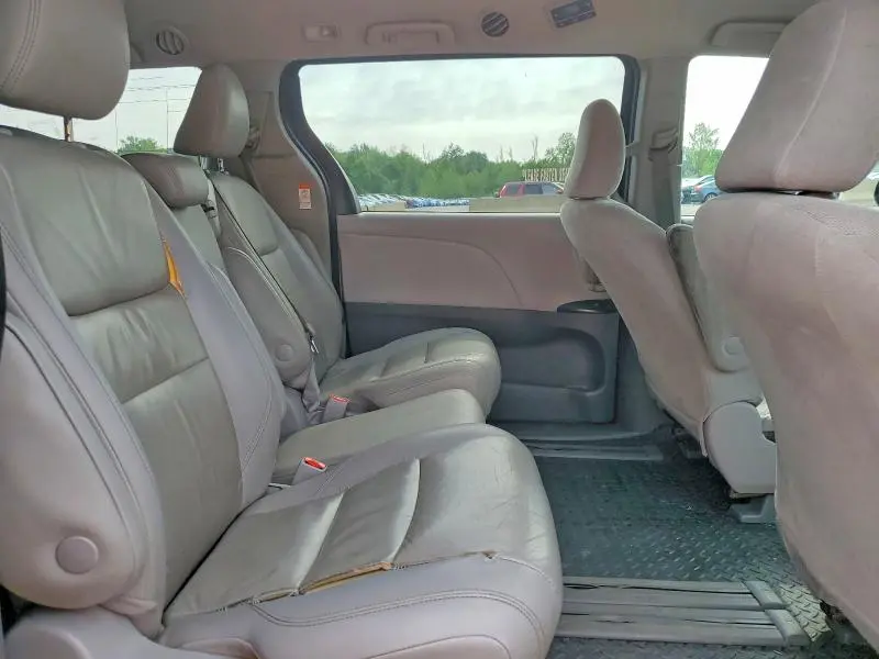 2020 TOYOTA SIENNA L  