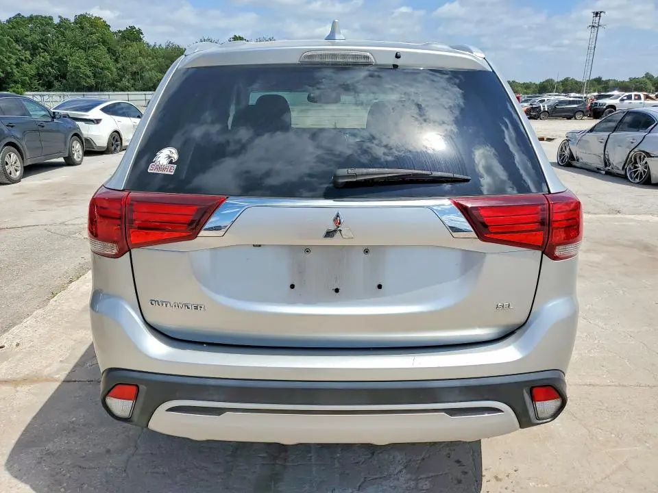 2020 MITSUBISHI OUTLANDER SE  