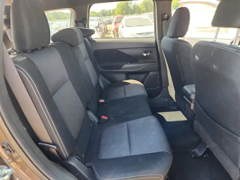 2018 MITSUBISHI OUTLANDER SE  