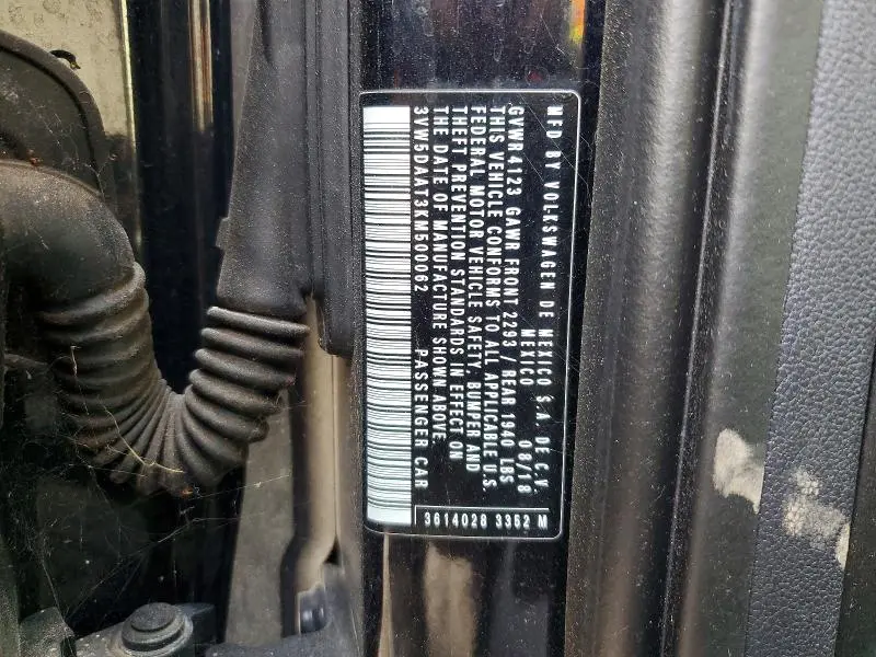 2019 VOLKSWAGEN BEETLE S  