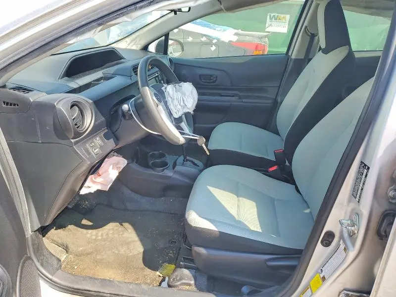 2016 TOYOTA PRIUS C   