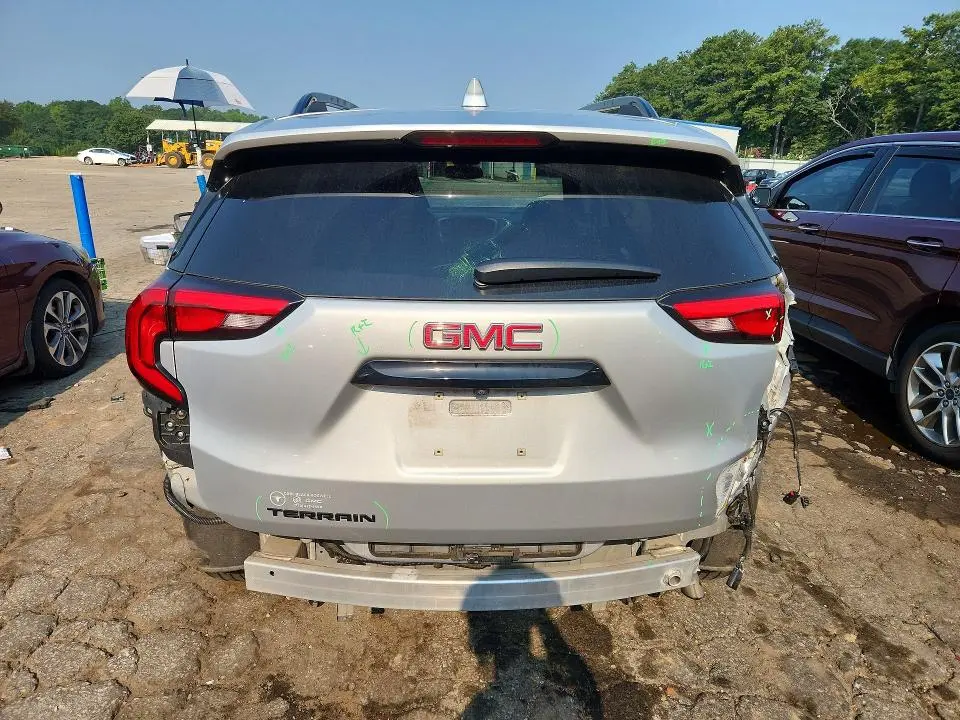 2021 GMC TERRAIN SLT  
