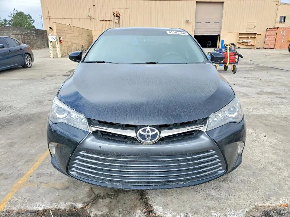 2017 TOYOTA CAMRY SE  