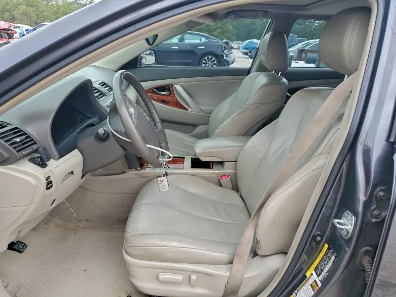 2010 TOYOTA CAMRY SE  