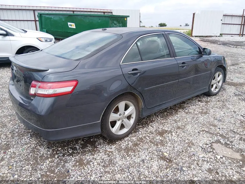 2011 TOYOTA CAMRY SE