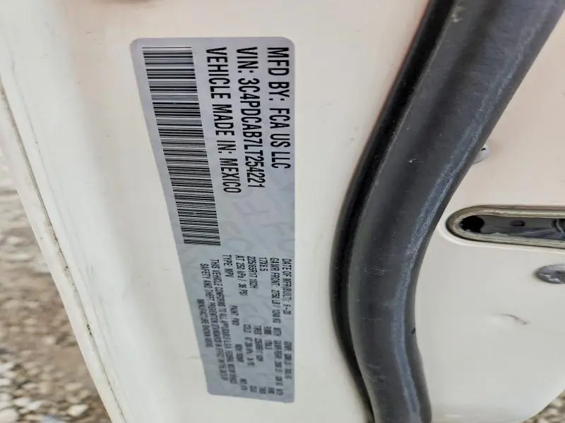 2020 DODGE JOURNEY SE  