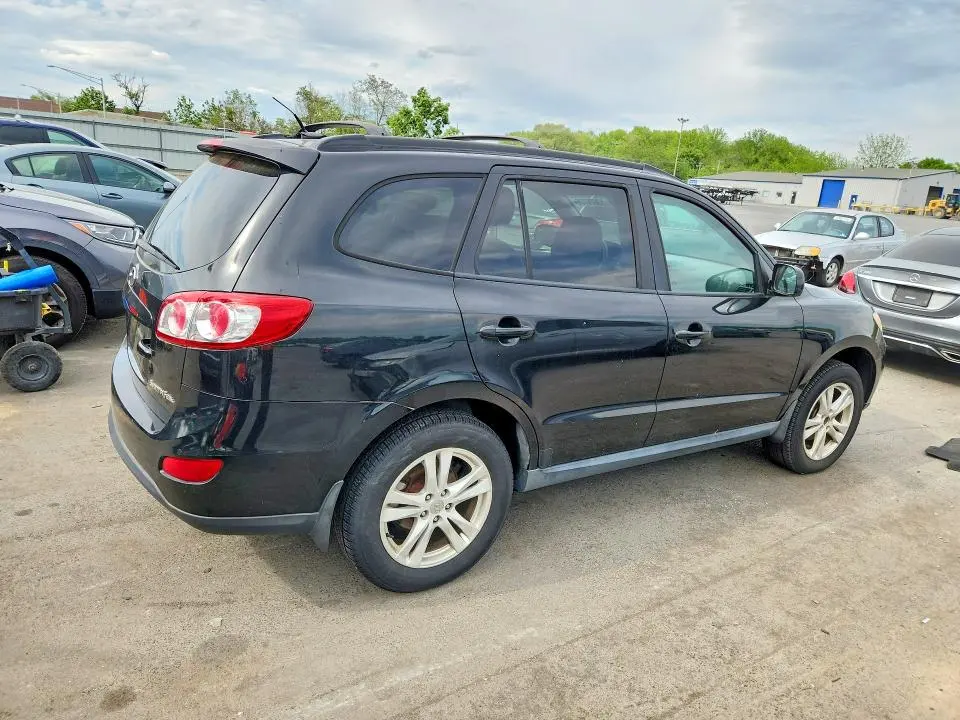 2011 HYUNDAI SANTA FE SE  