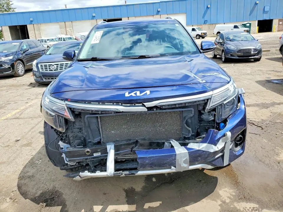 2023 KIA SELTOS EX  