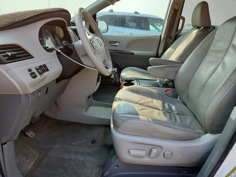 2013 TOYOTA SIENNA XLE 7-PASSENGER  