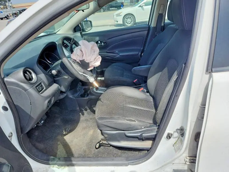 2018 NISSAN VERSA SV  