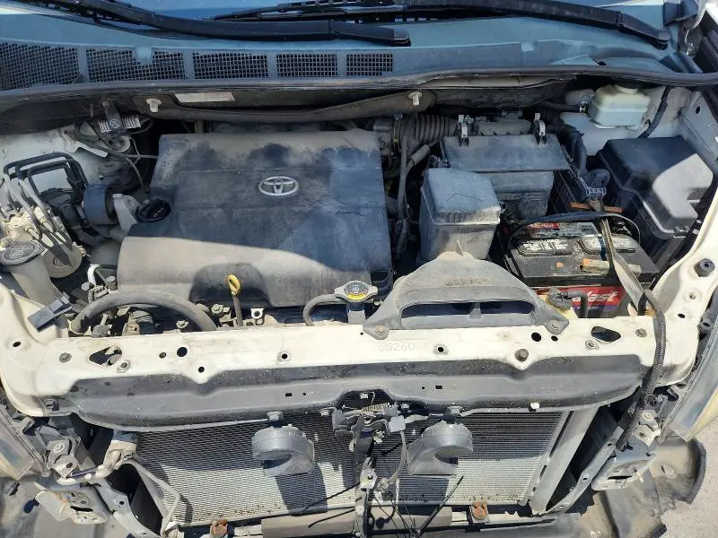 2016 TOYOTA SIENNA XLE 8-PASSENGER  