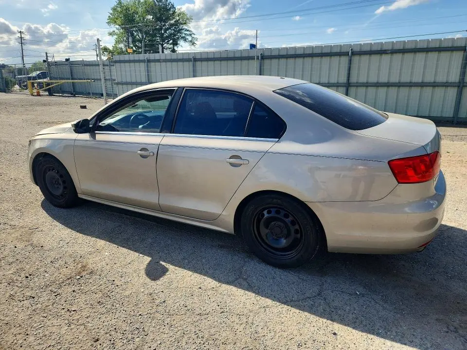 2013 VOLKSWAGEN JETTA SE  